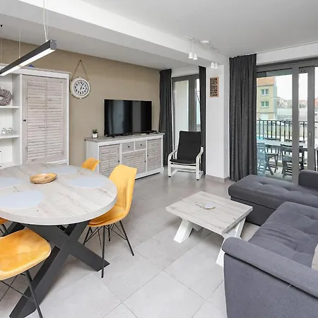 Residentie Crystal Ref 99 *